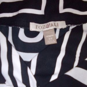 2X Roz and Ali women's printed shirt